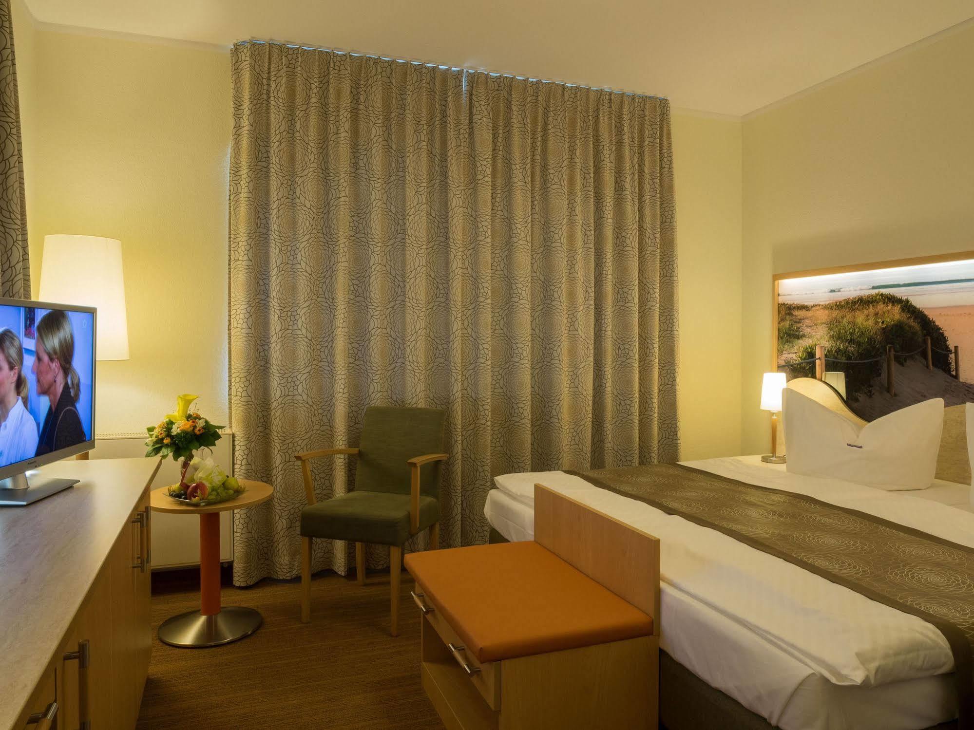 Parkhotel IV Jahreszeiten Кюлунгсборн Экстерьер фото