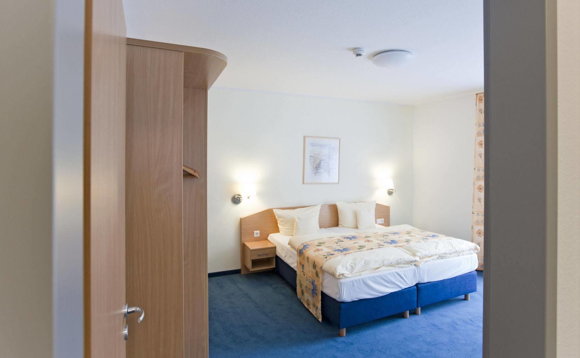 Parkhotel IV Jahreszeiten Кюлунгсборн Экстерьер фото